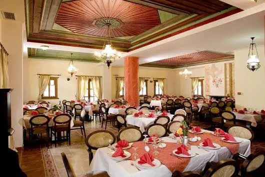 Dovra Hotel