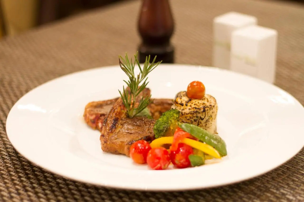 Leisure Inn Grand Chanakya