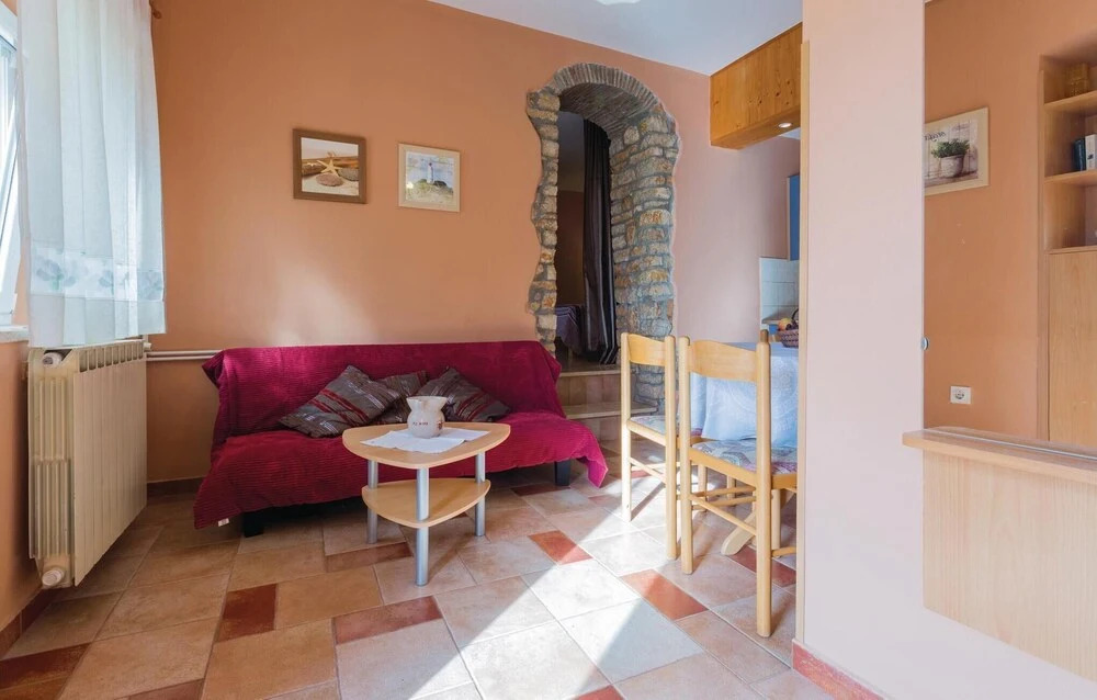Beautiful Home in Brnobici With Wifi, 2 Bedrooms and Outdoor Swimming Pool