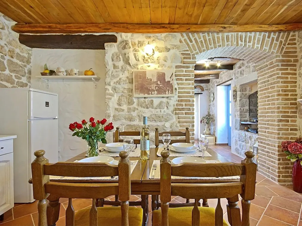 Beautiful Holiday Home in Dracevac With Terrace