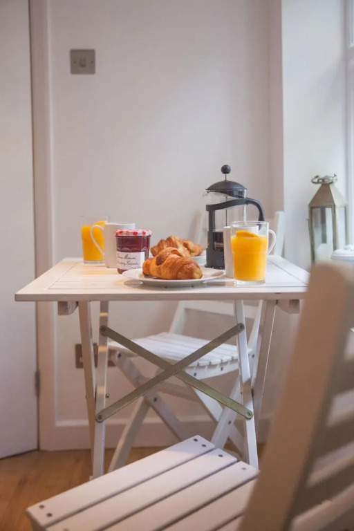 Wonderful studio in Barnsbury Village