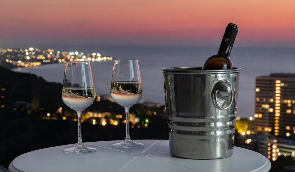 Rhodes SkyLine Suites