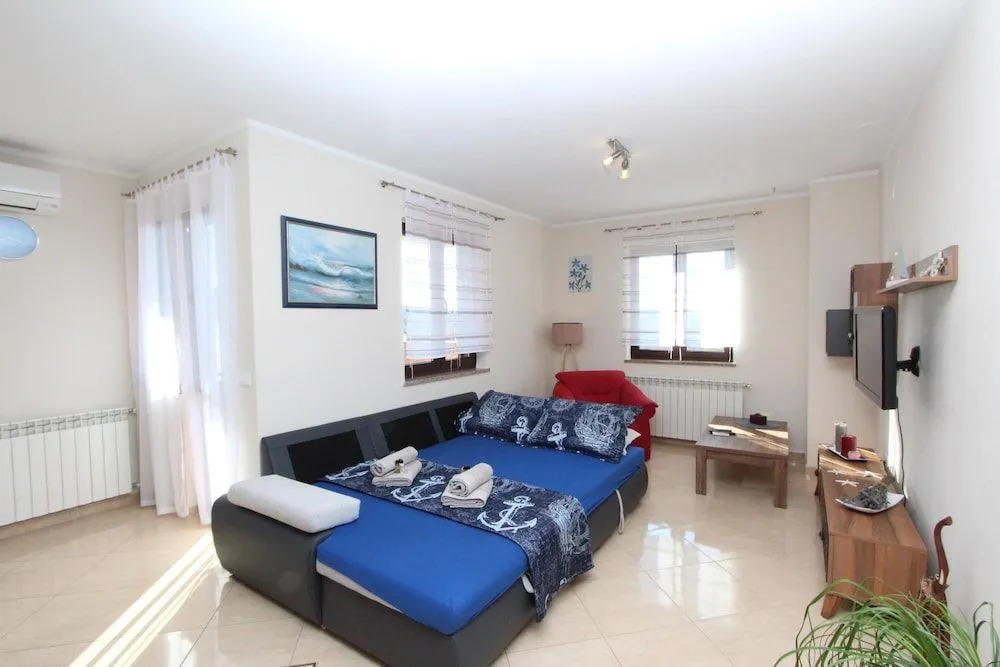 Apartment Dado