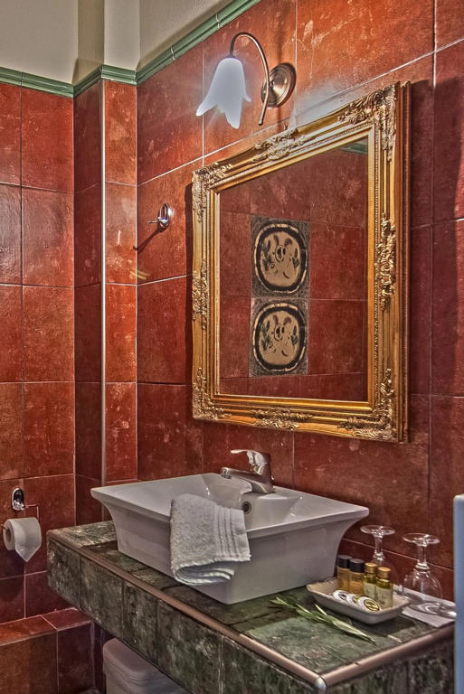 Hotel Doupiani House