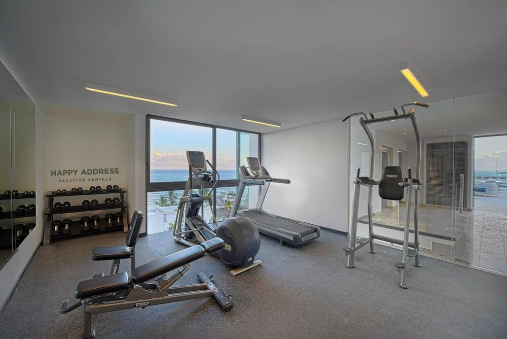 Full Stylish 2BR apartment in heart of town by Happy Address