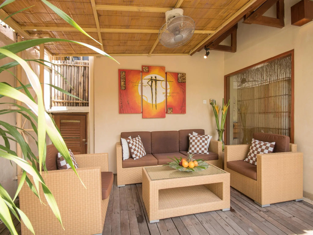 Villa Seriska Seminyak, 5-Star Private Pool Villa, Walk to Dining & Shopping