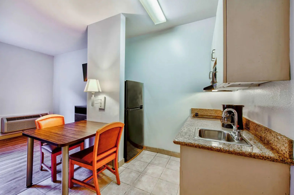OYO Townhouse Beaumont Medical Center Area I-10