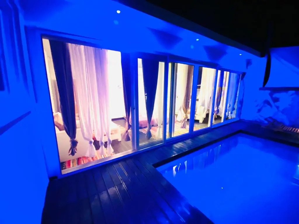 Exclusive Villa Larnaca - up to 8 sleeps - 2 min from BEACH - Big Private Pool