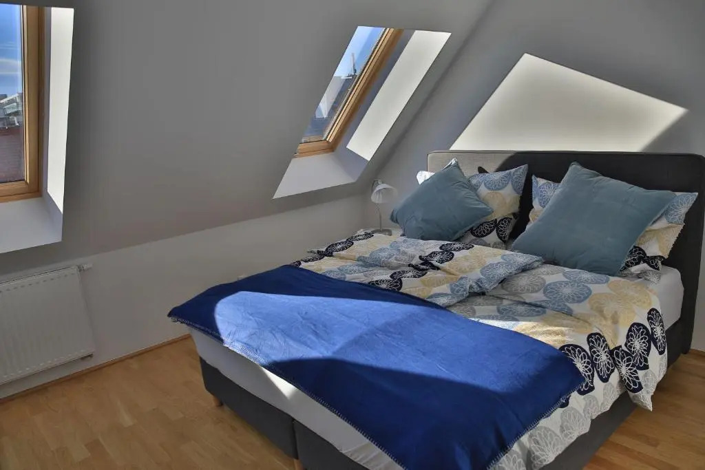 Celestial Living l T40