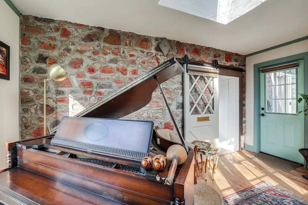 Lambertville Retreat - Walk to Shopping & Dining!