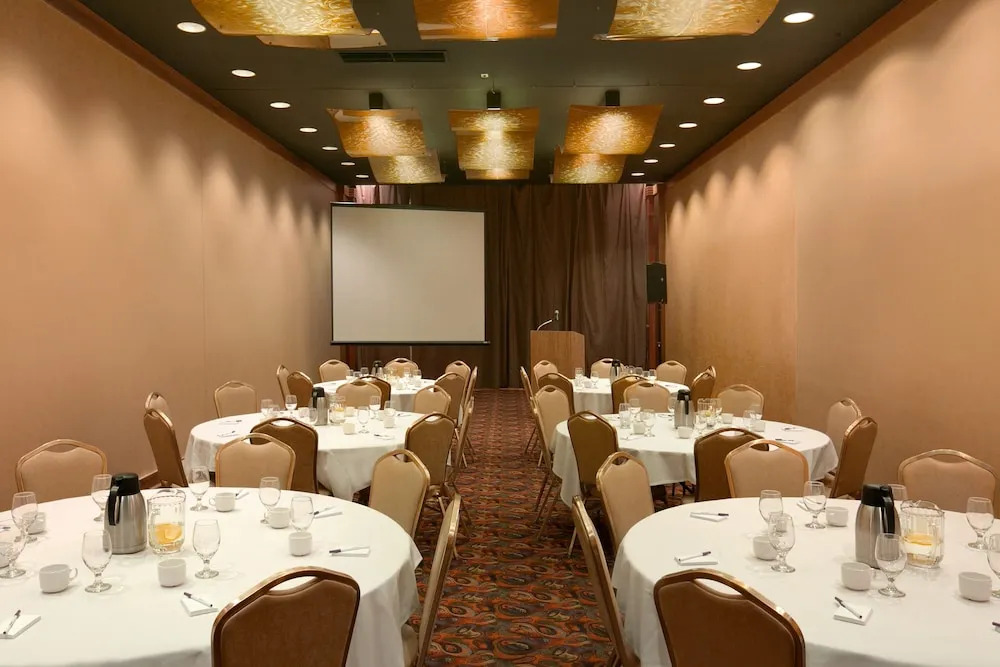 Harrahs Council Bluffs Hotel & Casino - A Caesars Rewards Destination