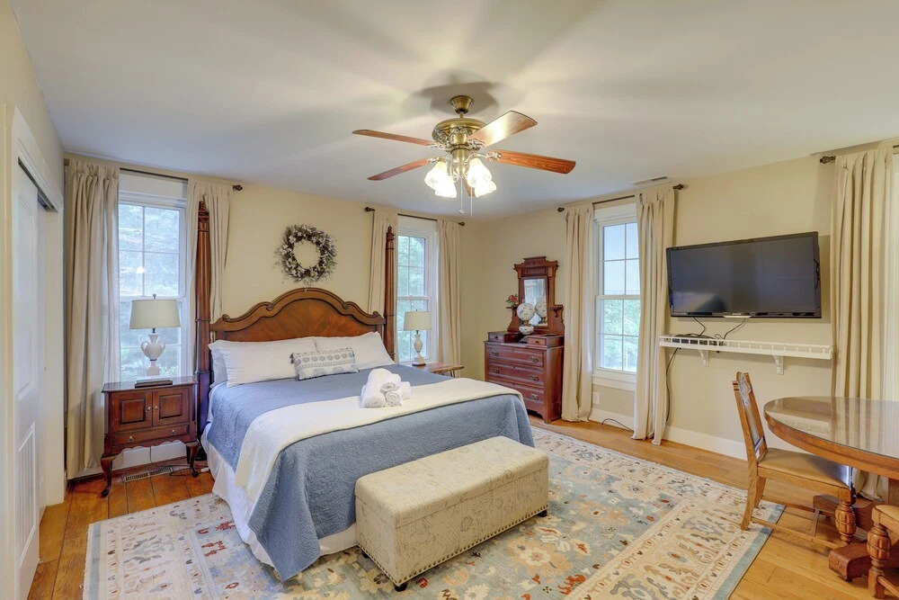 Mtn Views & Epic Sunsets: Private Weaverville Home