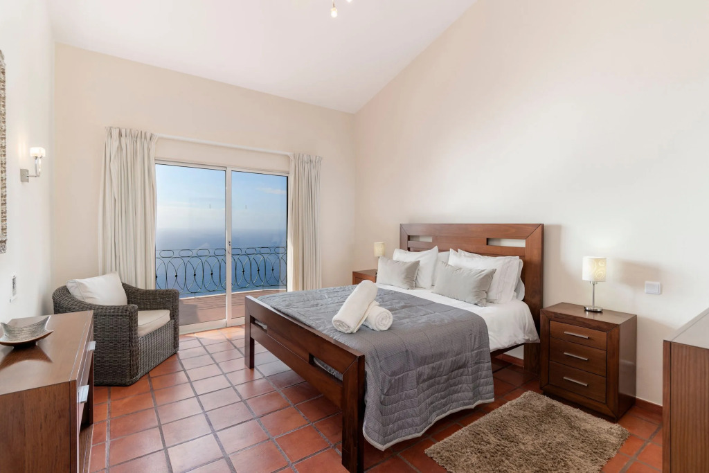 Cliff Top Villa With Magnificent Views Of The Atlantic Ocean | Villa Aquarela