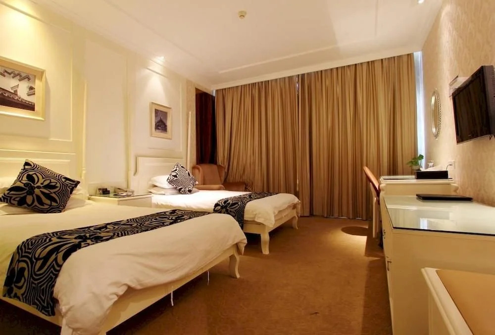 Tonglu Baioute Holiday Hotel