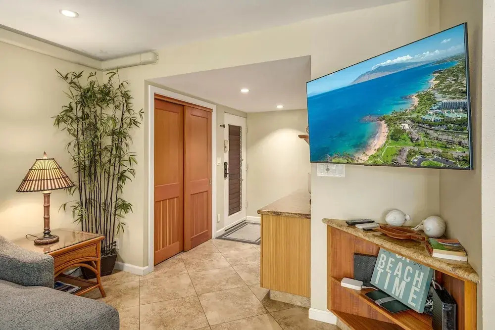Hale Hui Kai 106 - Beautiful Ground Floor Unit, on Keawakapu Beach, Split AC!