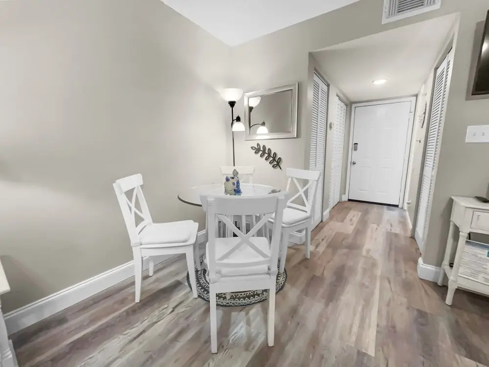 Summersalt 1 Bedroom Condo by RedAwning