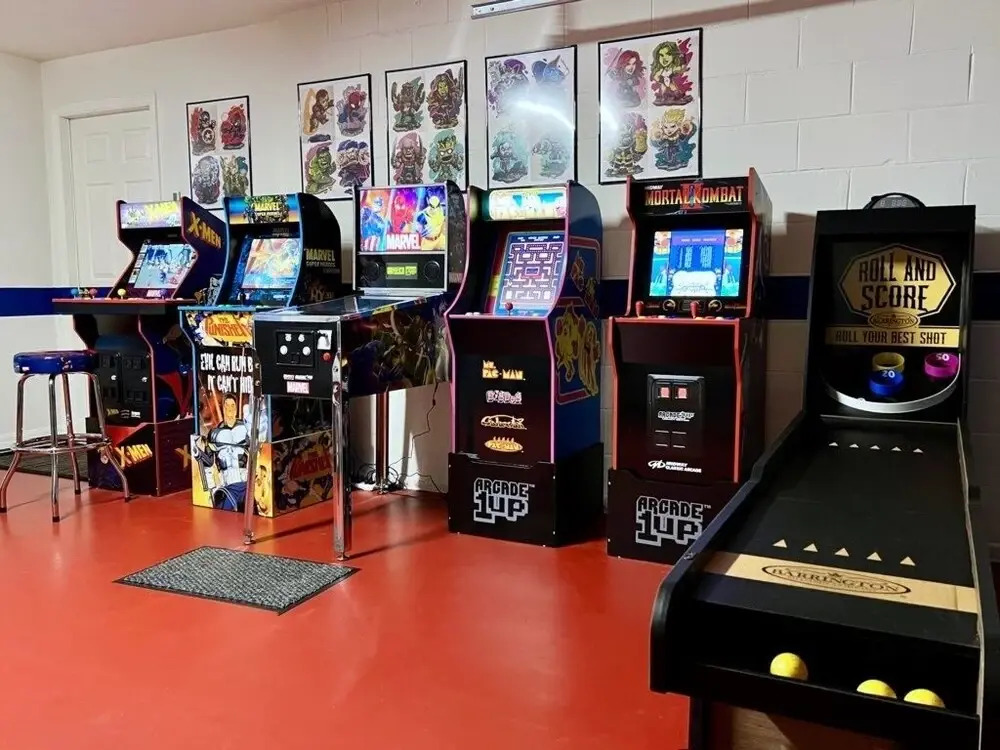 3 Bed Pool Home With Video Arcade Games 3 Bedroom Home by RedAwning