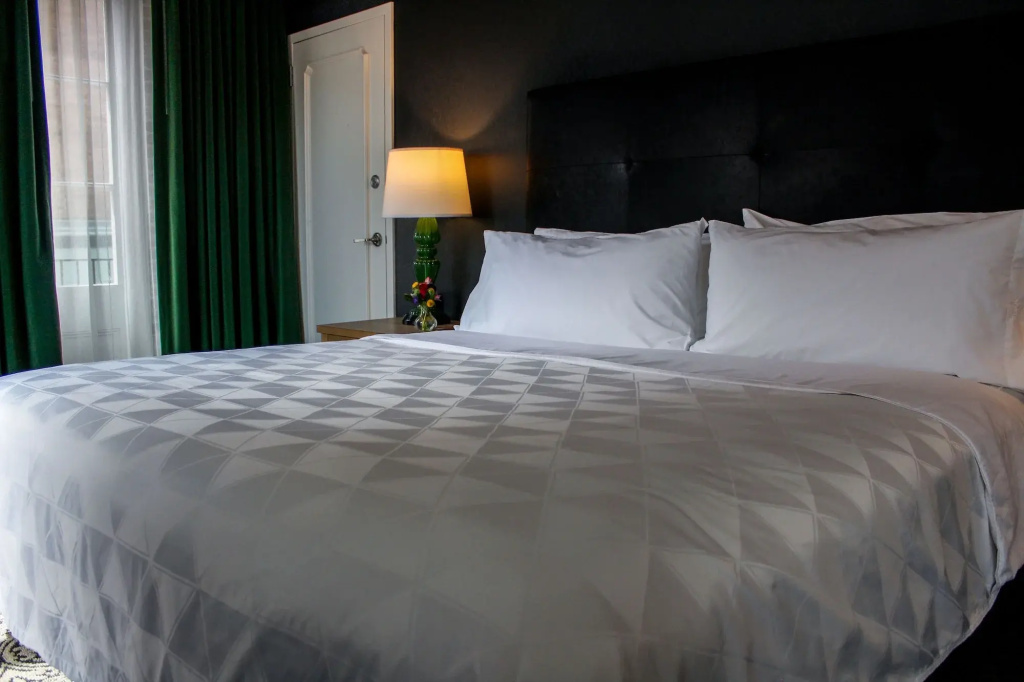 Holiday Inn Hotel French Quarter-Chateau Lemoyne by IHG