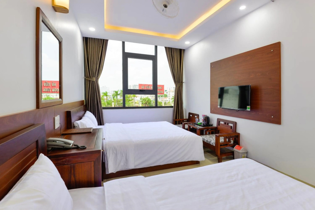 Royal Hotel District 2
