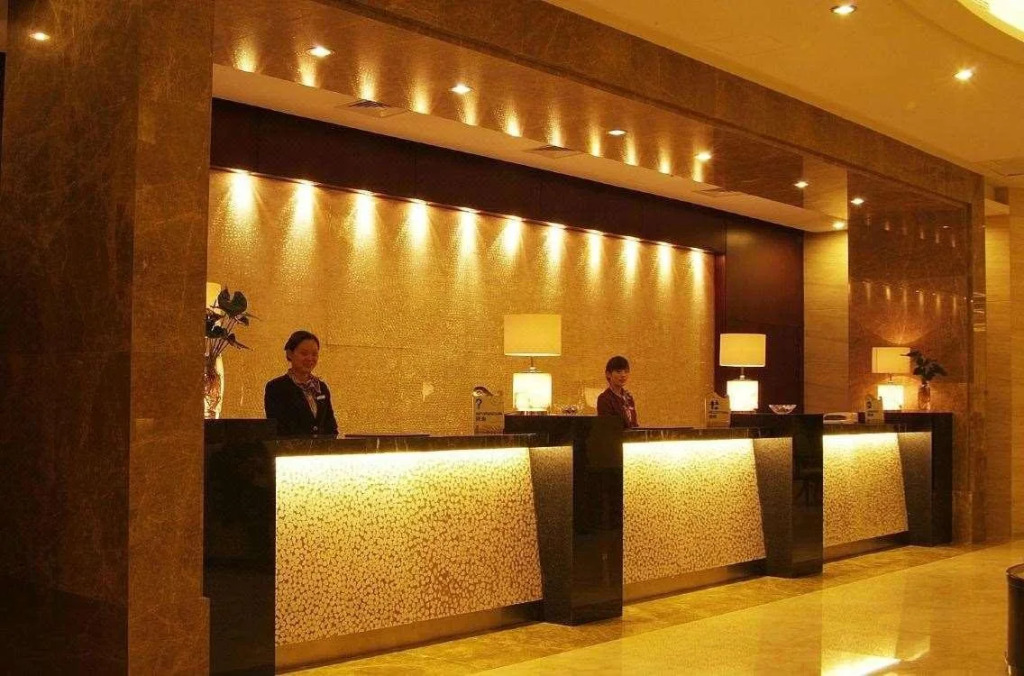 Grand Hoya Hotel