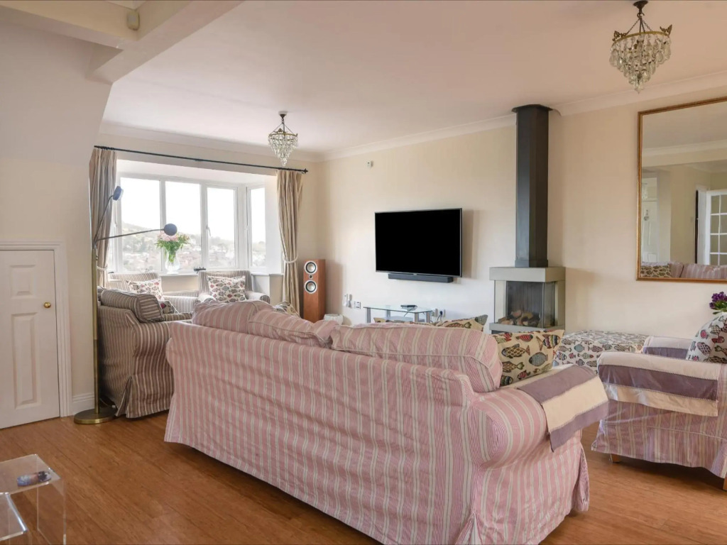 9 St Georges Hill