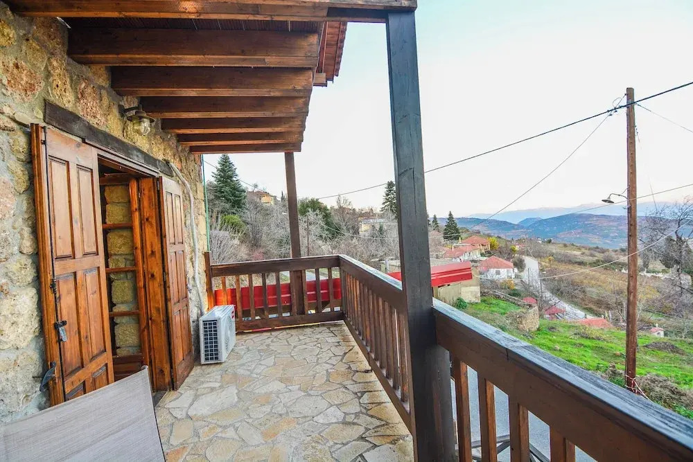 Petrino Lodge Stone Mountain Retreat