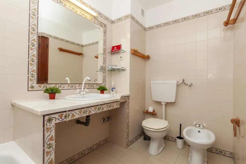 N 02 - Bedroom 2 in Amaro Sight Guesthouse