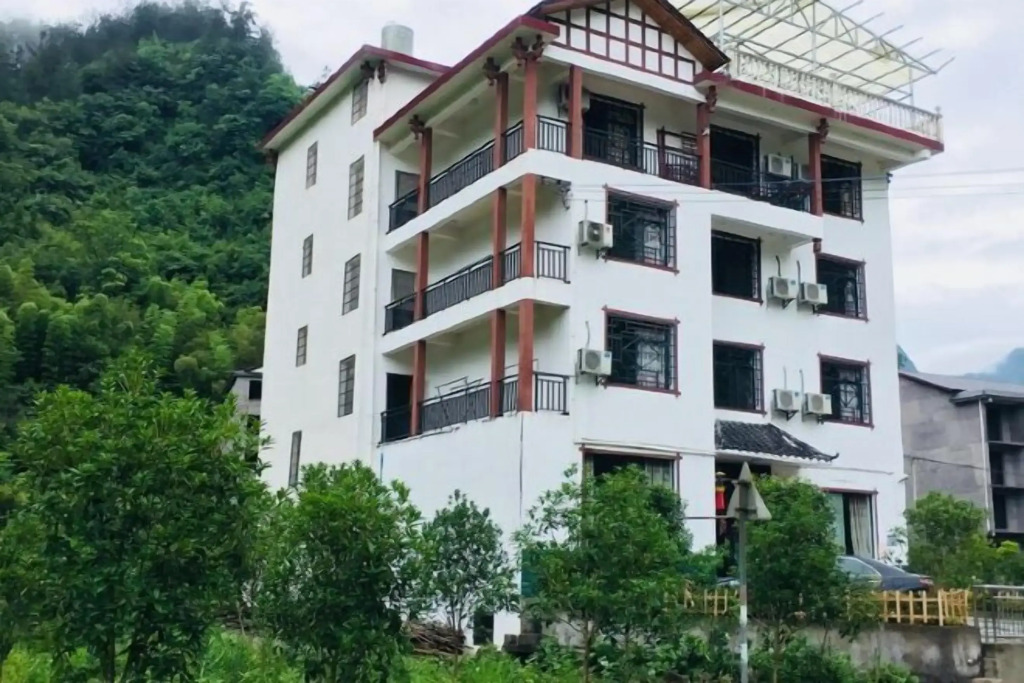 Zhangjiajie Stockaded Village Inn