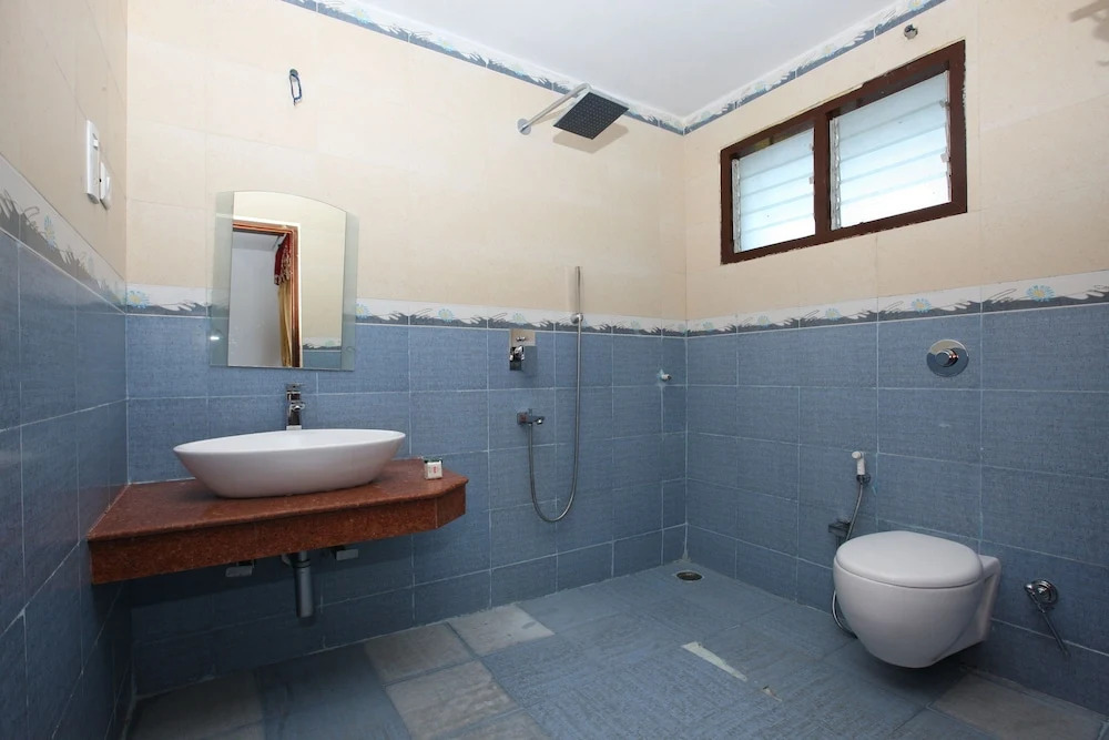 OYO 9950 Hotel Kurunji Meredian