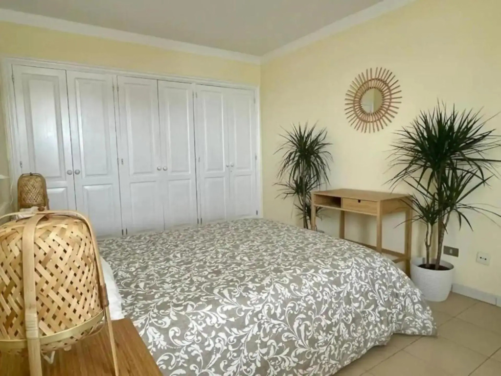 Refurbished 1 bedroom apartment with large pool