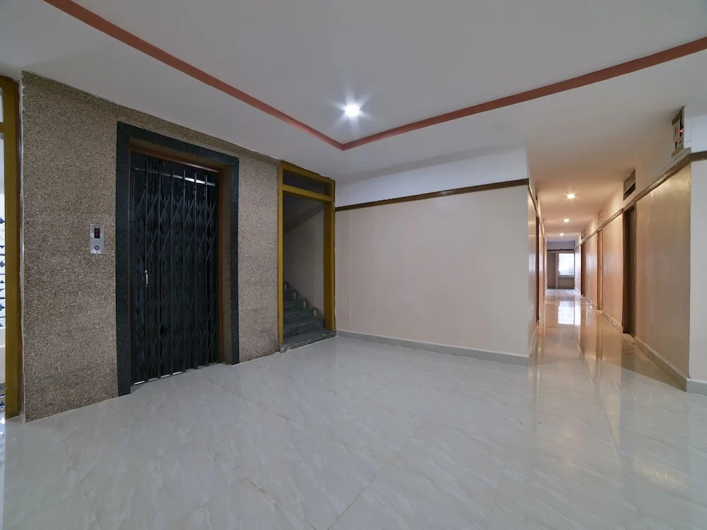 OYO 16533 Hotel Sudarshan