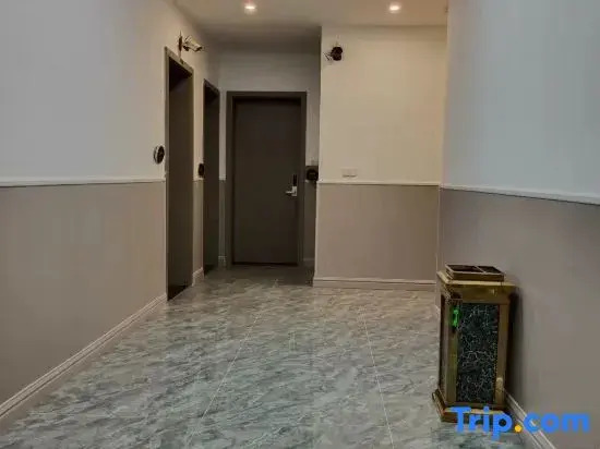 Wanzai Huadu Business Hotel