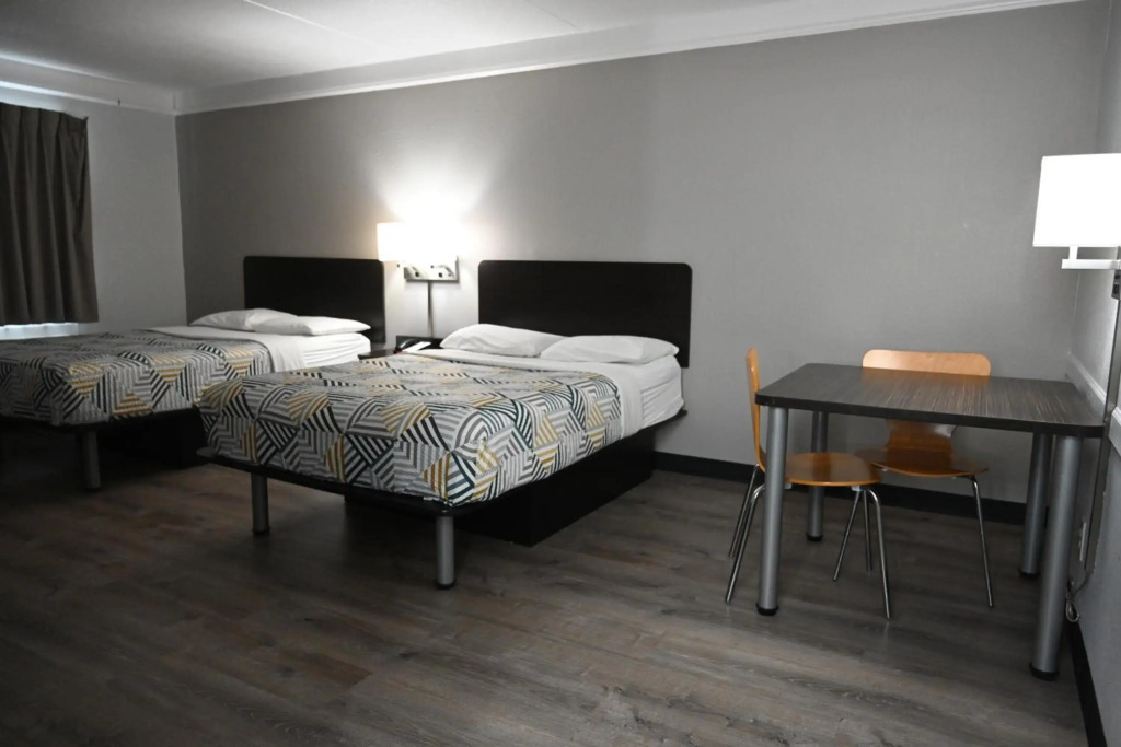 Motel 6-Hazelwood, MO