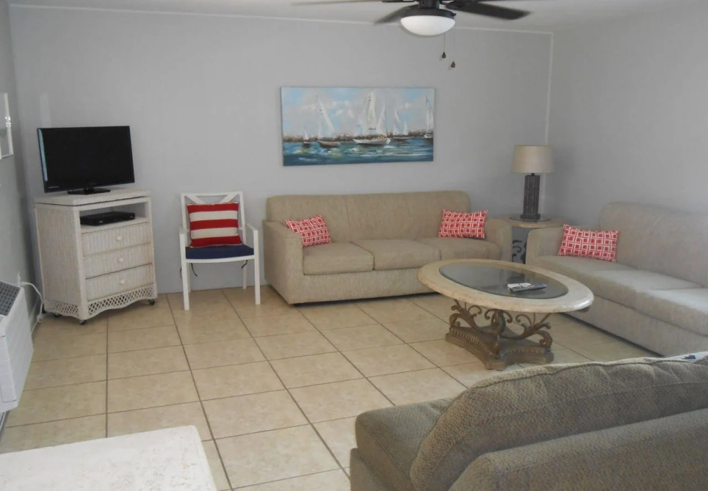 Sunshine Island Inn