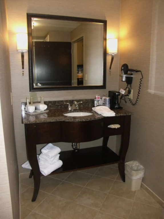 Holiday Inn Express & Suites - Cleveland Northwest by IHG