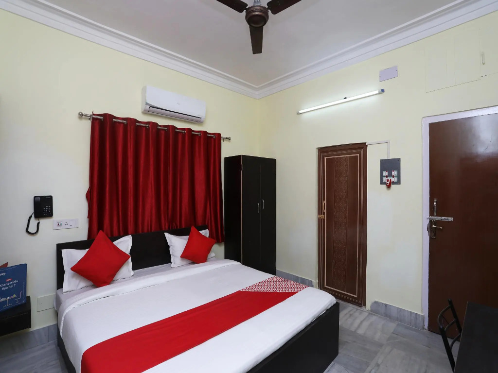 OYO 24928 P I Guest House