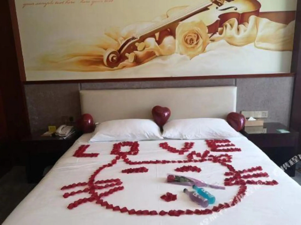 Vienna International Hotel (Mount Emei Crystal Plaza Hotel)