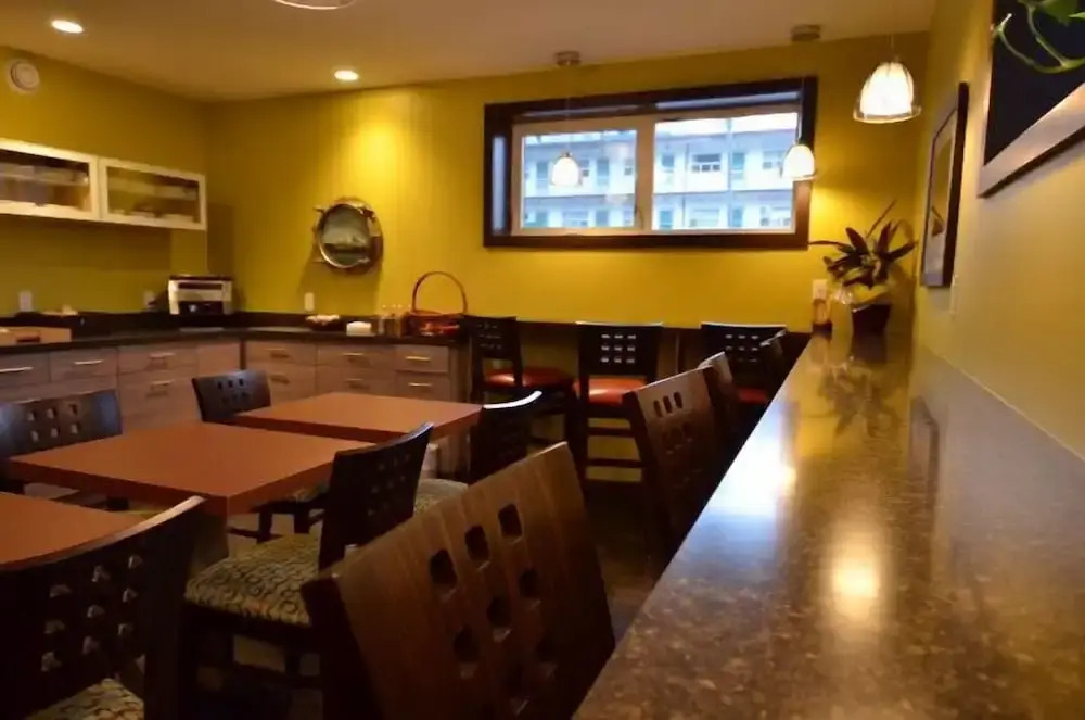 The Pacific Inn