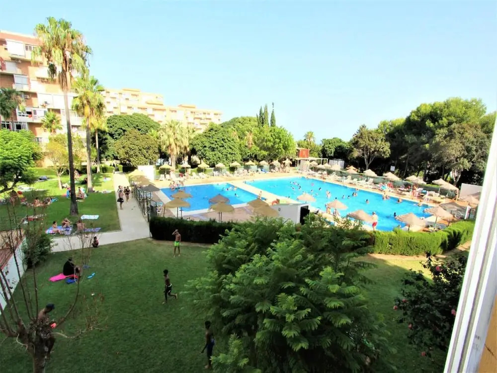 Apartment with One Bedroom in Benalmádena, with Wonderful Sea View, Pool Access And Enclosed Garden - 600 M From the Beach