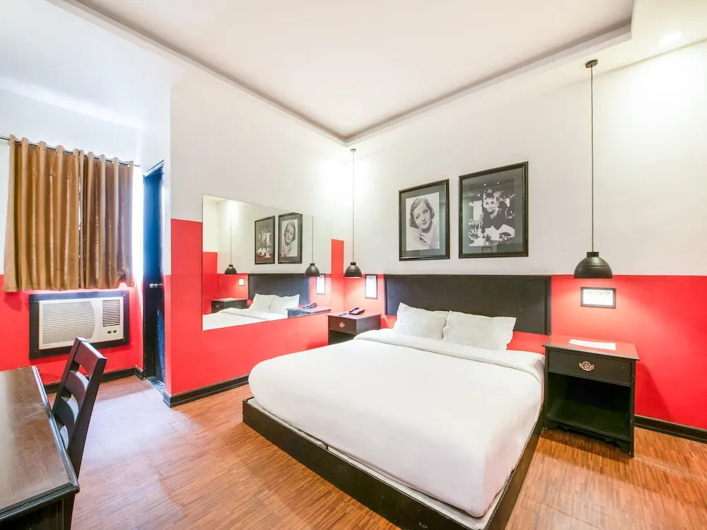 OYO 768 Morning Star Hotel