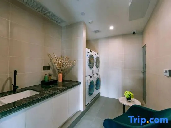 Homeinn Selected Hotel (Nantong Yuanyong Plaza Wenfeng Subway Station)