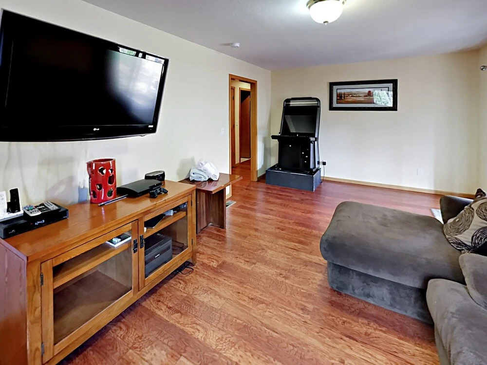 4BR South Tahoe Hot Tub Haven by RedAwning