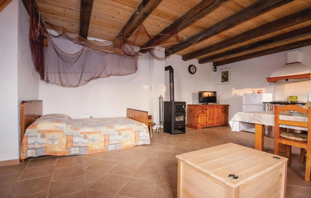 Awesome Home in Jezera With 1 Bedrooms