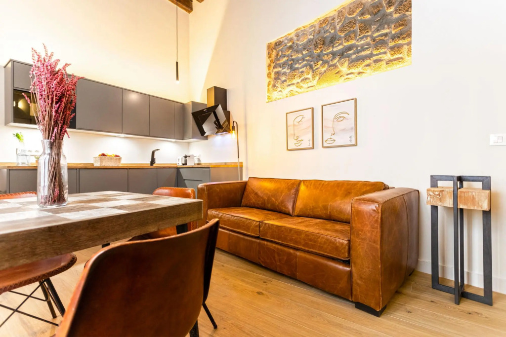 Bright & chic apartment in the heart of Cadiz. Plaza de España V