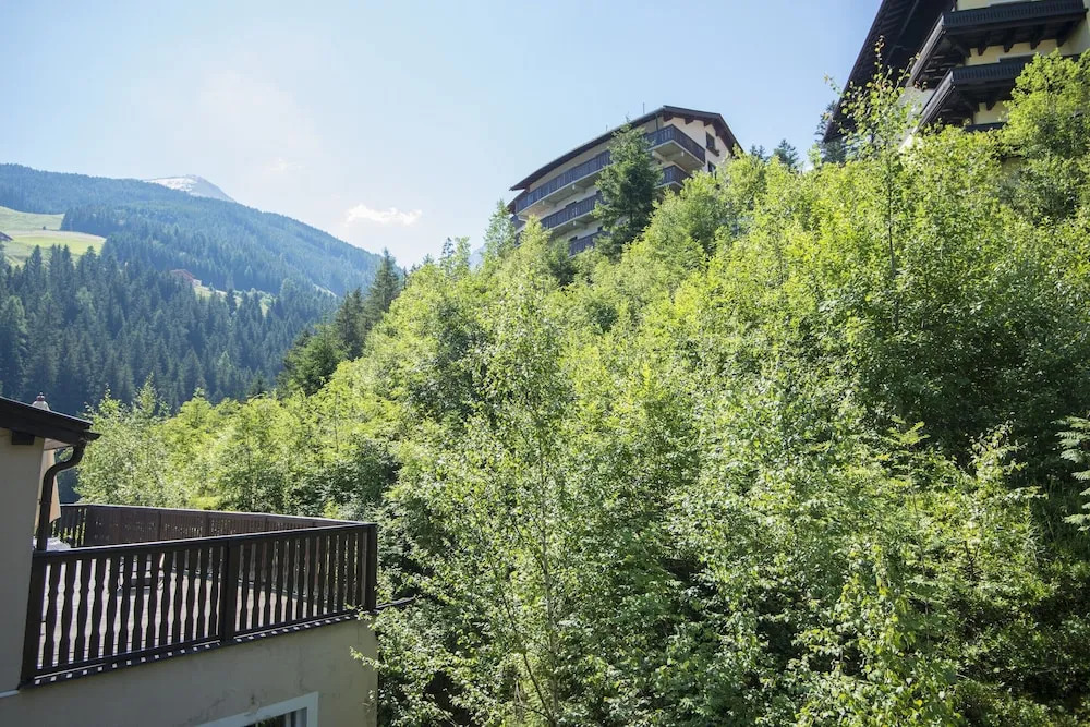 Apartment Bad Gastein Near Ski Slopes