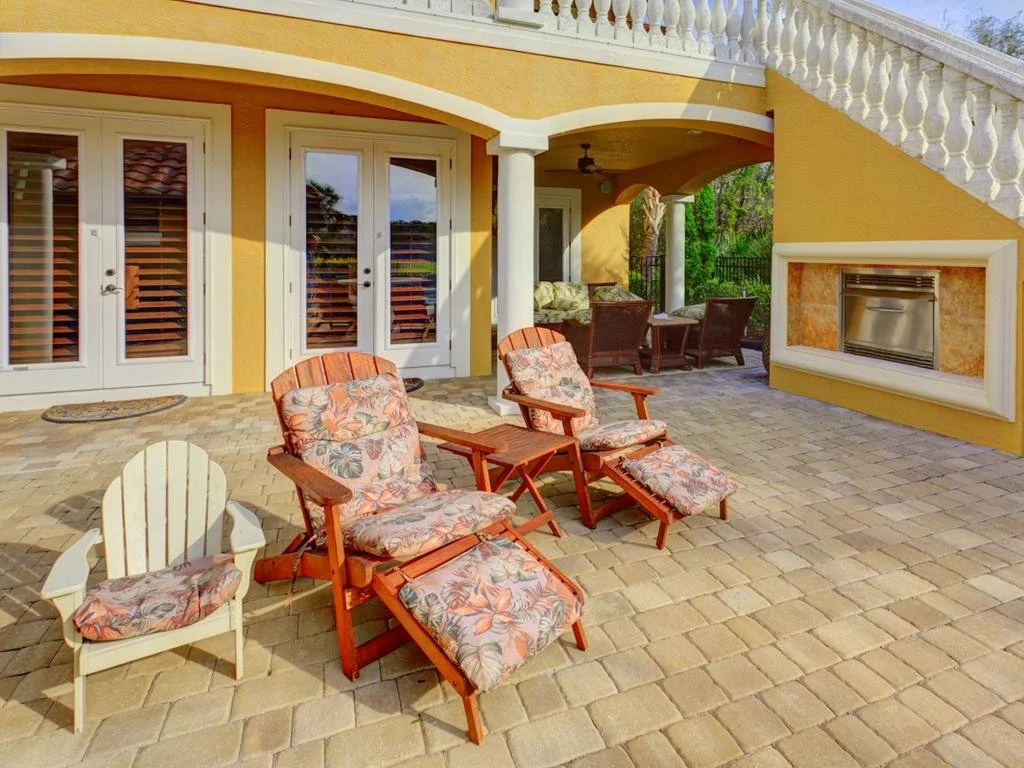Tuscany By the Sea 5 Br home by RedAwning