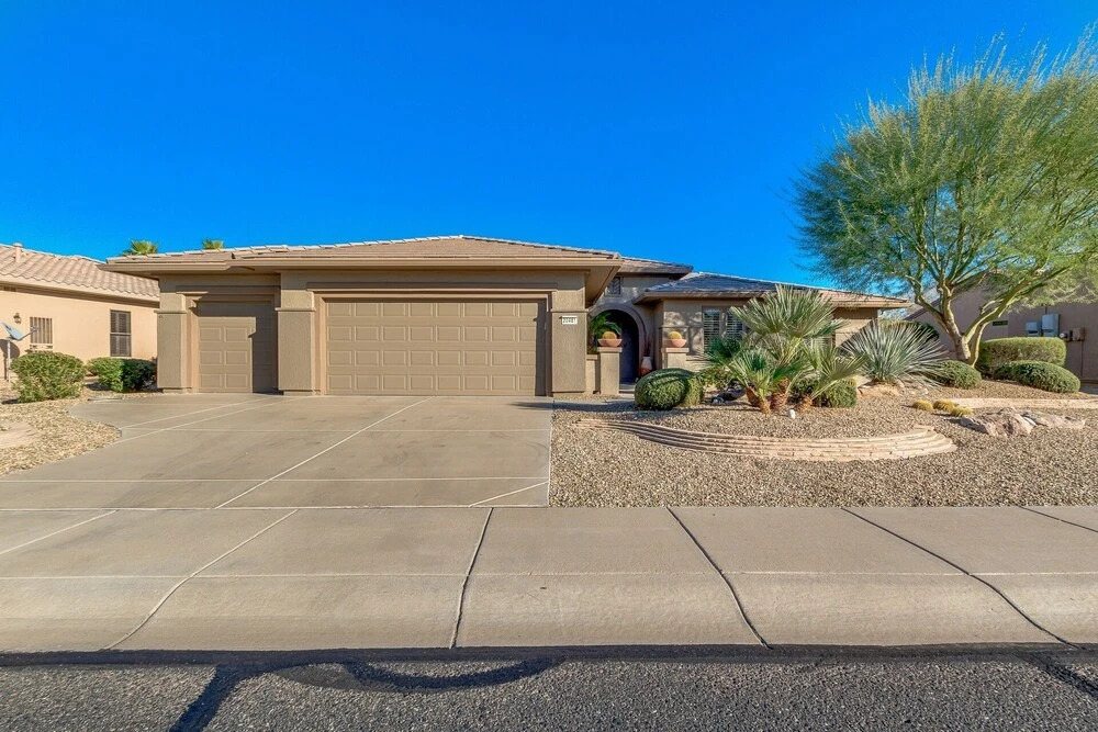 Sun City Grand 55+! Tranquil Yard! Amenities Galore! 3/2! 30 Night Minimum Stay! by Redawning