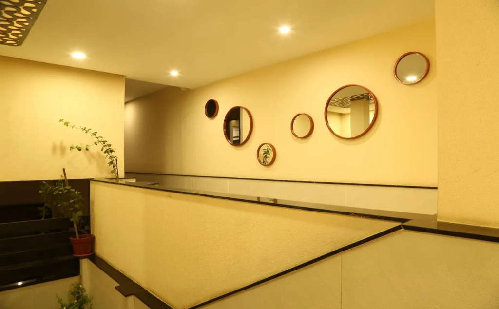 Super Townhouse Dewas City Formerly Utsav