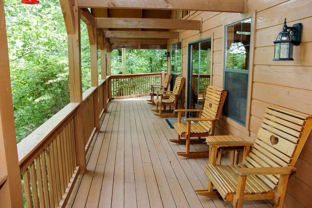 ON THE RIDGE - 3 Br Cabin