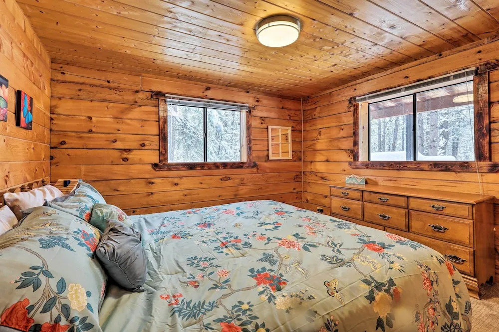 Furnished Deck: Cabin in Coconino National Forest